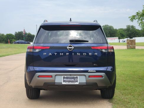New 2026 Nissan Pathfinder SL FWD image 8