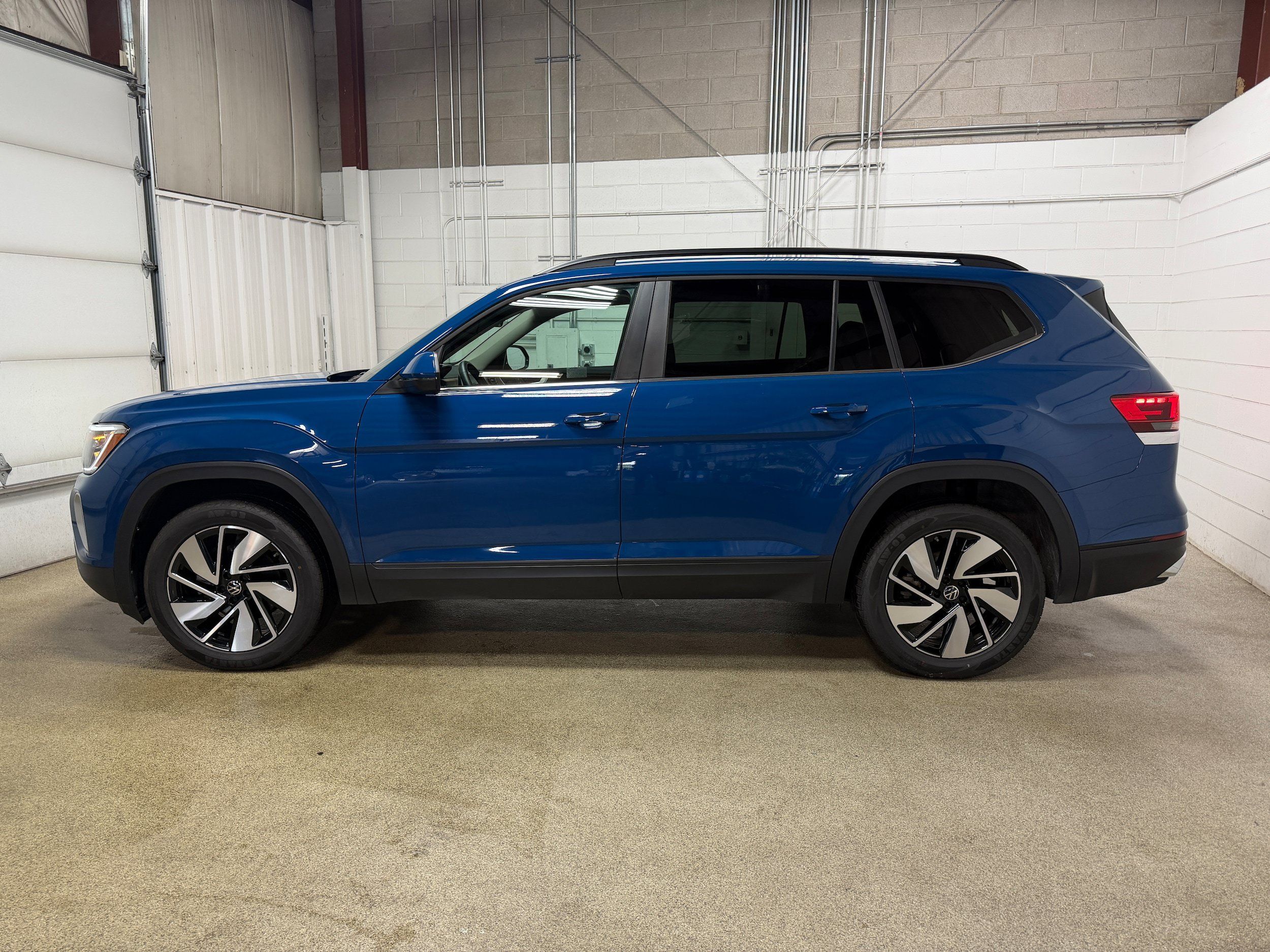 Used 2026 Volkswagen Atlas SE AWD/4WD image 6