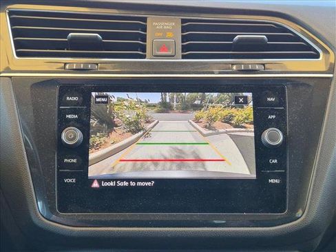 Used 2018 Volkswagen Tiguan SEL Premium AWD/4WD image 14