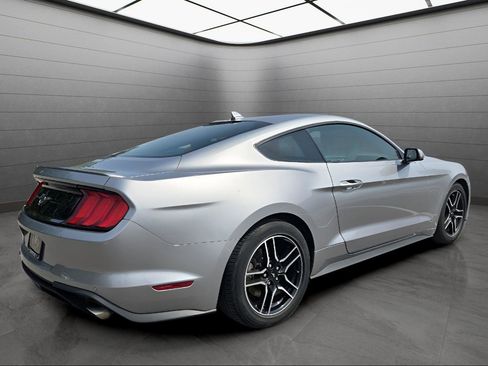 Used 2023 Ford Mustang Premium image 4