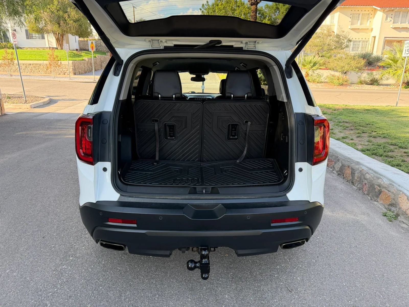 Used 2022 GMC Acadia SLT w/ Elevation Edition AWD/4WD image 15