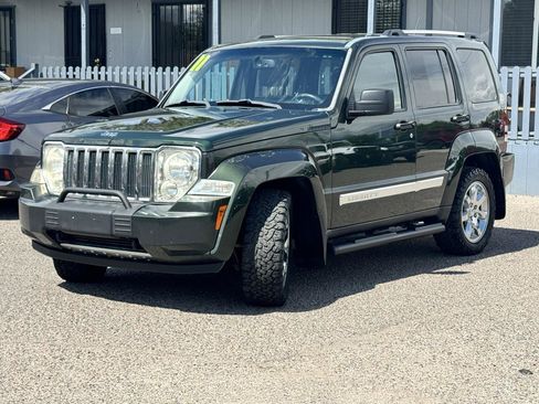 Used 2011 Jeep Liberty Limited w/ Tire & Wheel Group AWD/4WD image 3