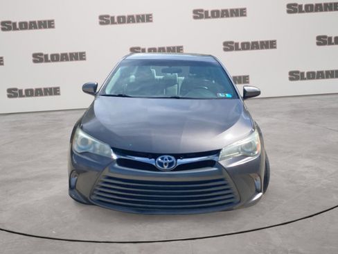 Used 2016 Toyota Camry LE image 3