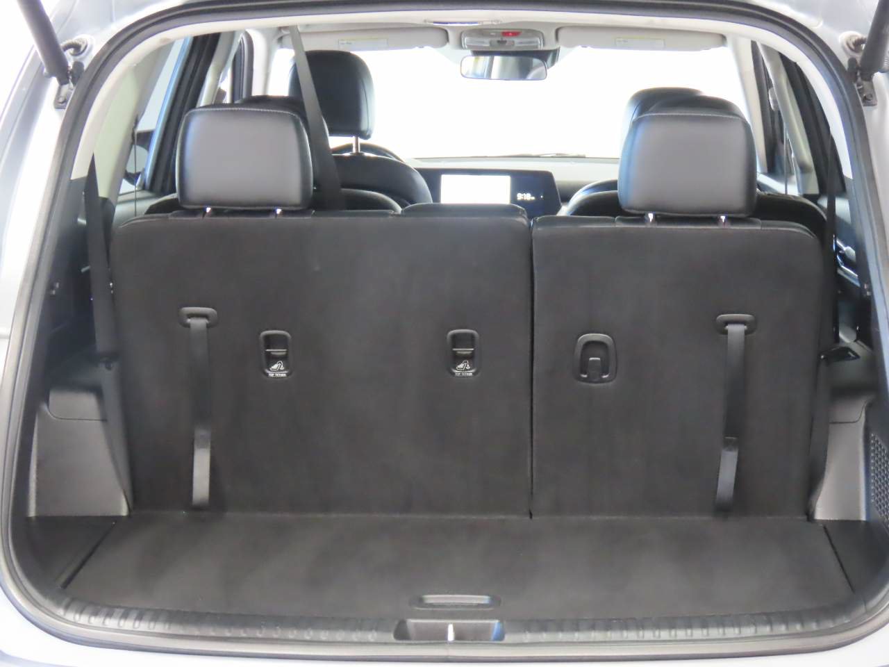 Used 2025 Kia Telluride S FWD image 17