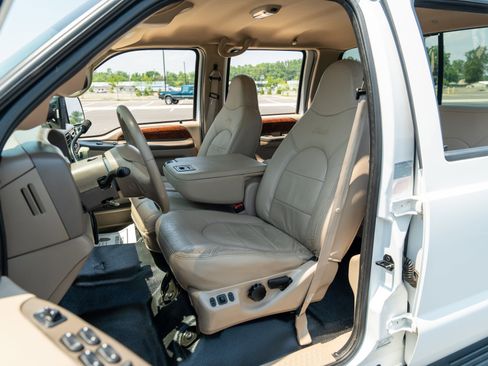 Used 2000 Ford F350 Lariat image 32