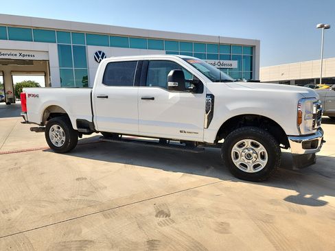 Used 2025 Ford F250 XLT w/ FX4 Off-Road Package AWD/4WD image 6