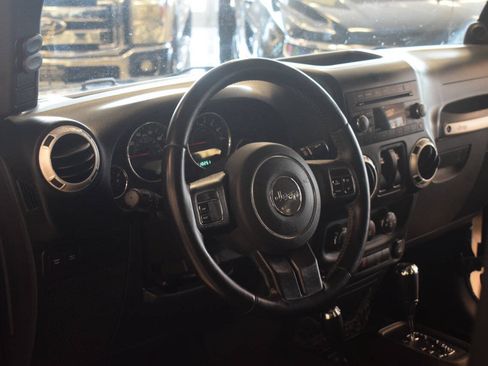 Used 2013 Jeep Wrangler Rubicon w/ PWR Convenience Group AWD/4WD image 34