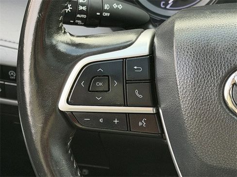 Certified 2023 Toyota Highlander XLE image 14