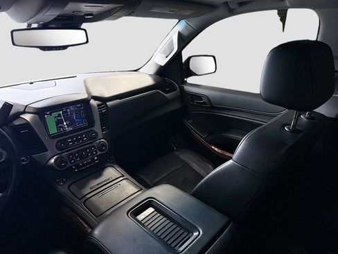 Used 2019 Chevrolet Suburban Premier AWD/4WD image 24