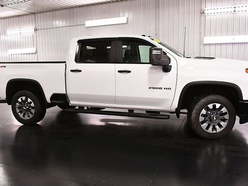 Used 2021 Chevrolet Silverado 2500 Custom w/ Custom Value Package AWD/4WD image 7