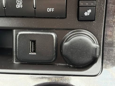 Used 2017 Buick Enclave Leather AWD/4WD image 57