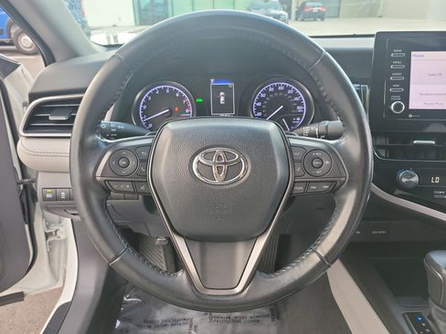 Used 2021 Toyota Camry SE w/ Convenience Package image 17