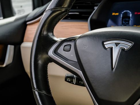 Used 2019 Tesla Model X 75D image 21