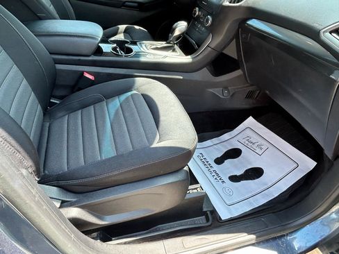 Used 2018 Ford Edge SE FWD image 12