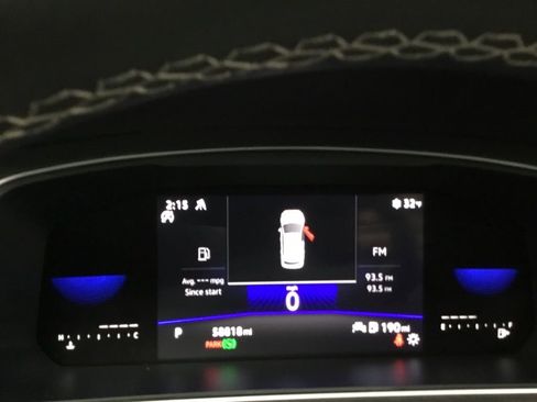 Used 2022 Volkswagen Tiguan SE w/ Panoramic Sunroof Package image 35