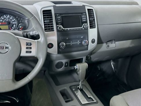 Used 2017 Nissan Frontier SV image 13