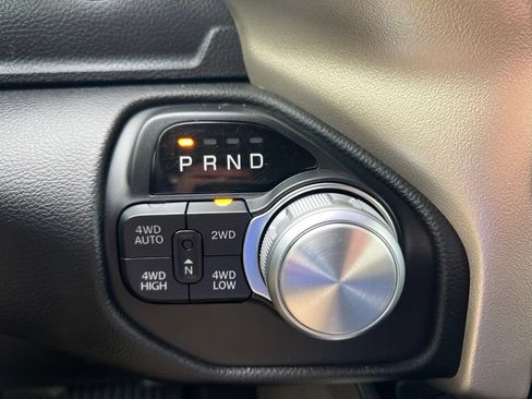 Used 2019 RAM 1500 Laramie AWD/4WD image 16