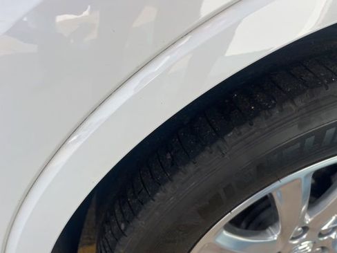 Used 2019 Buick Envision Essence image 3