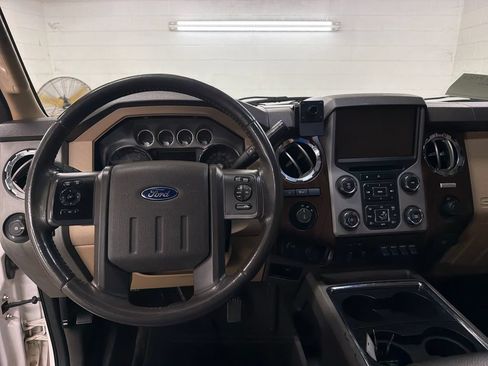 Used 2016 Ford F250 Lariat w/ Lariat Interior Package AWD/4WD image 7
