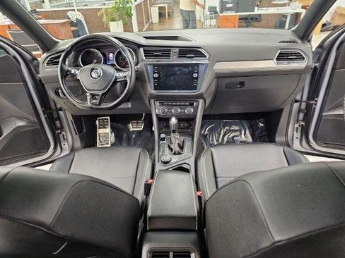 Used 2021 Volkswagen Tiguan SE AWD/4WD image 9