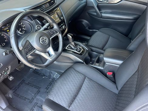 Used 2019 Nissan Rogue SV FWD image 4