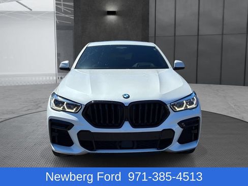 Used 2022 BMW X6 xDrive40i w/ Executive Package AWD/4WD image 2