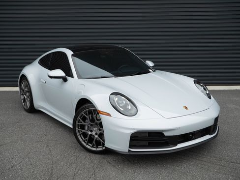 Certified 2025 Porsche 911 Carrera w/ Premium Package RWD image 22