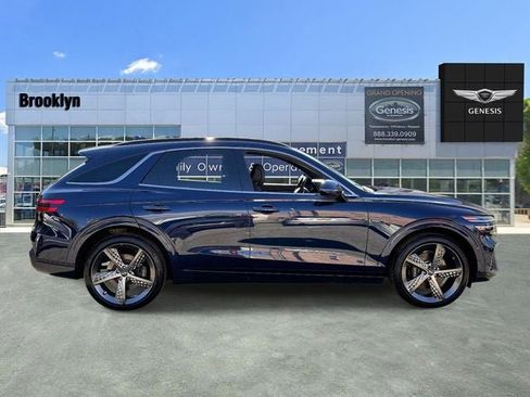 Used 2025 Genesis GV70 2.5T w/ Sport Prestige Package image 2