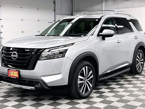 New 2025 Nissan Pathfinder Platinum w/ Lighting Package (N93) image 2