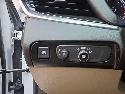 Used 2020 Buick Enclave Essence w/ Sport Touring Edition image 25