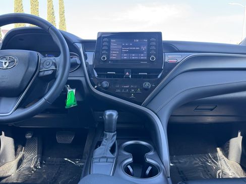 Used 2023 Toyota Camry SE FWD image 15