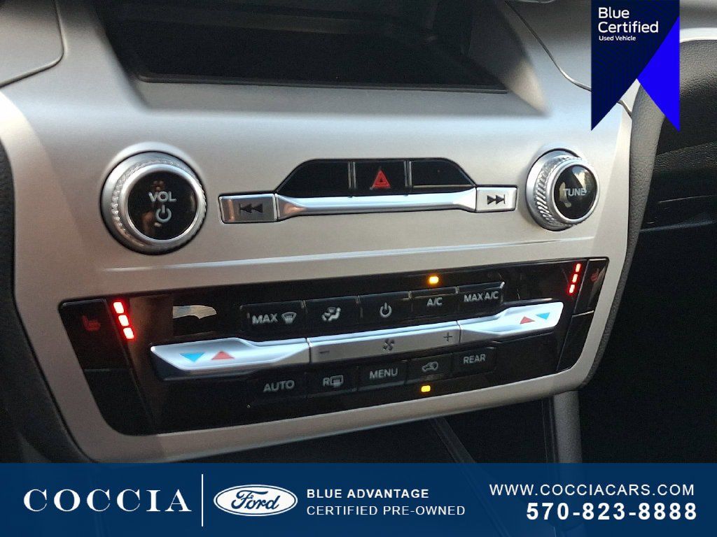 Used 2022 Ford Explorer XLT AWD/4WD image 17