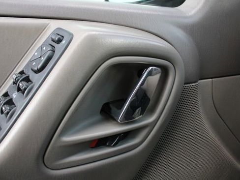 Used 2000 Jeep Grand Cherokee Laredo AWD/4WD image 8