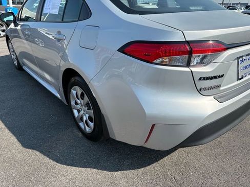 Used 2025 Toyota Corolla LE image 20