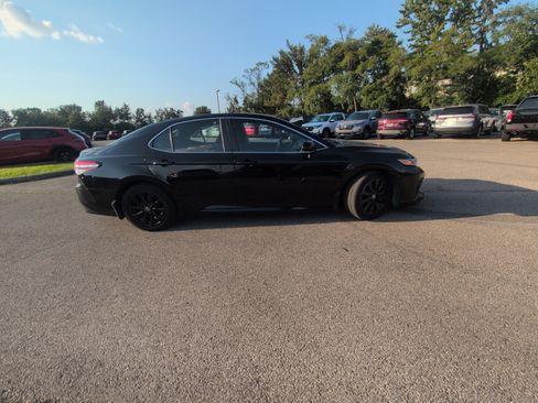 Used 2020 Toyota Camry LE w/ Convenience Package FWD image 19