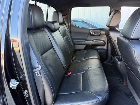 Used 2022 Toyota Tacoma TRD Off-Road w/ Technology Package image 33