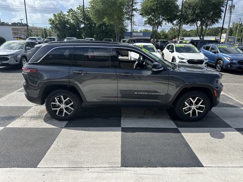 Used 2025 Jeep Grand Cherokee Limited w/ Luxury Tech Group II RWD image 3