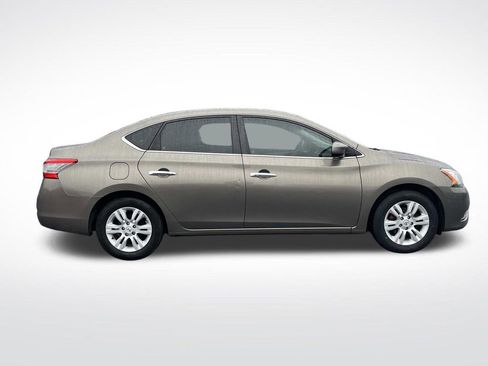 Used 2015 Nissan Sentra SV image 2