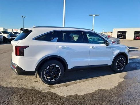 New 2026 Kia Sorento S w/ S Panoramic Sunroof Package image 2