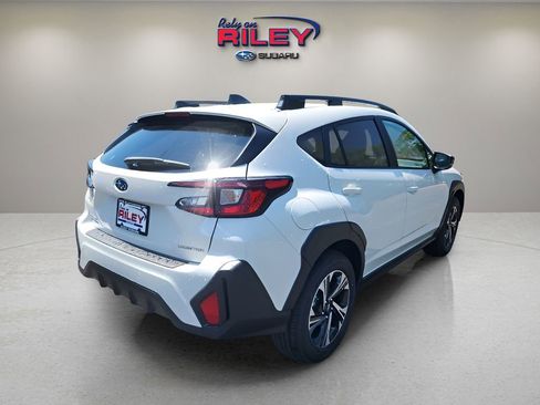 Used 2025 Subaru Crosstrek 2.0i Premium image 5