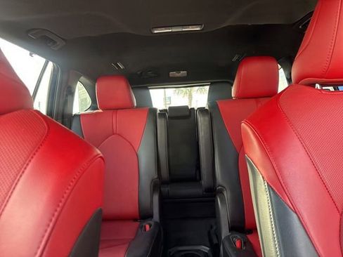 Used 2023 Toyota Highlander XSE FWD image 17