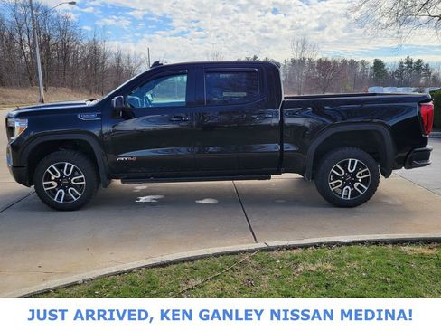 Used 2022 GMC Sierra 1500 AT4 w/ AT4 Premium Package image 8