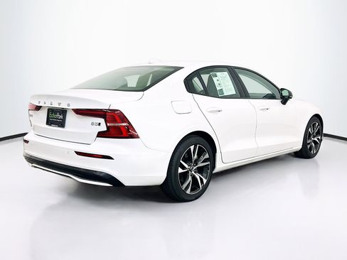 Used 2025 Volvo S60 B5 Core image 9
