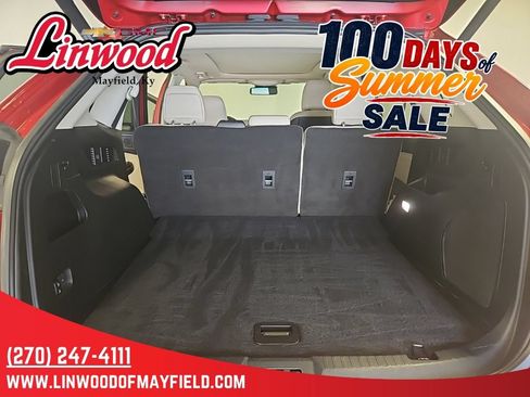 Used 2021 Ford Edge Titanium AWD/4WD image 12