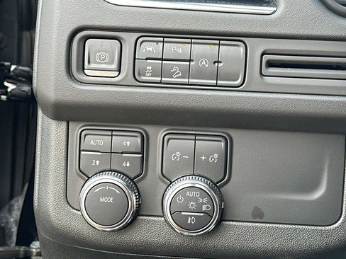 Used 2023 GMC Yukon AT4 w/ LPO, Floor Liner Package image 31