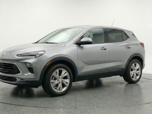 Used 2025 Buick Encore GX Preferred AWD/4WD image 3