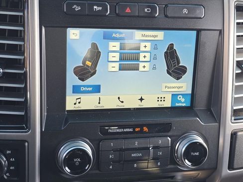 Used 2018 Ford F150 Platinum w/ Equipment Group 701A Luxury image 21