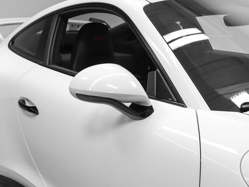 Certified 2018 Porsche 911 GT3 RWD image 18