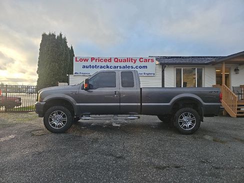 Used 2003 Ford F250 XL image 1