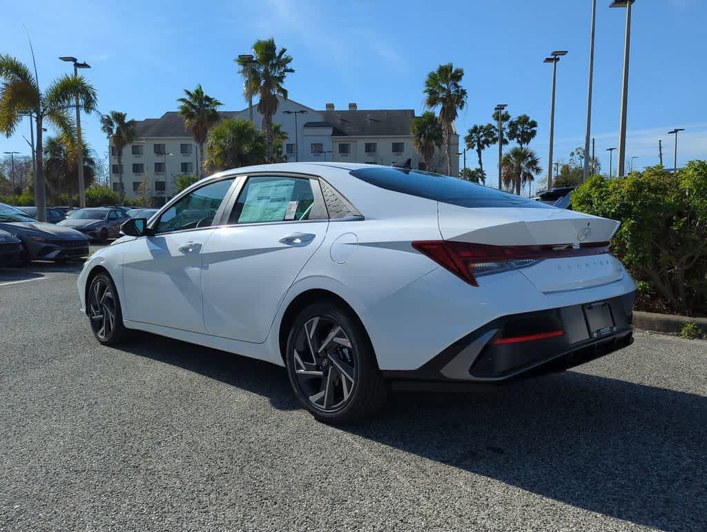 New 2026 Hyundai Elantra Limited FWD image 4